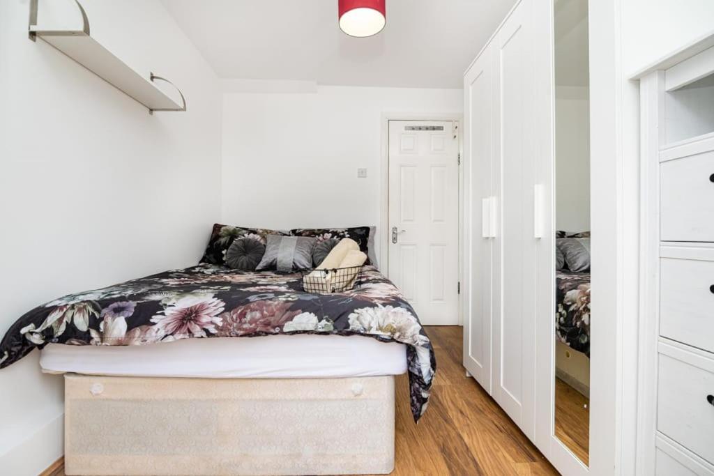 Comfortable New Refurbished Bedroom Affittacamere *