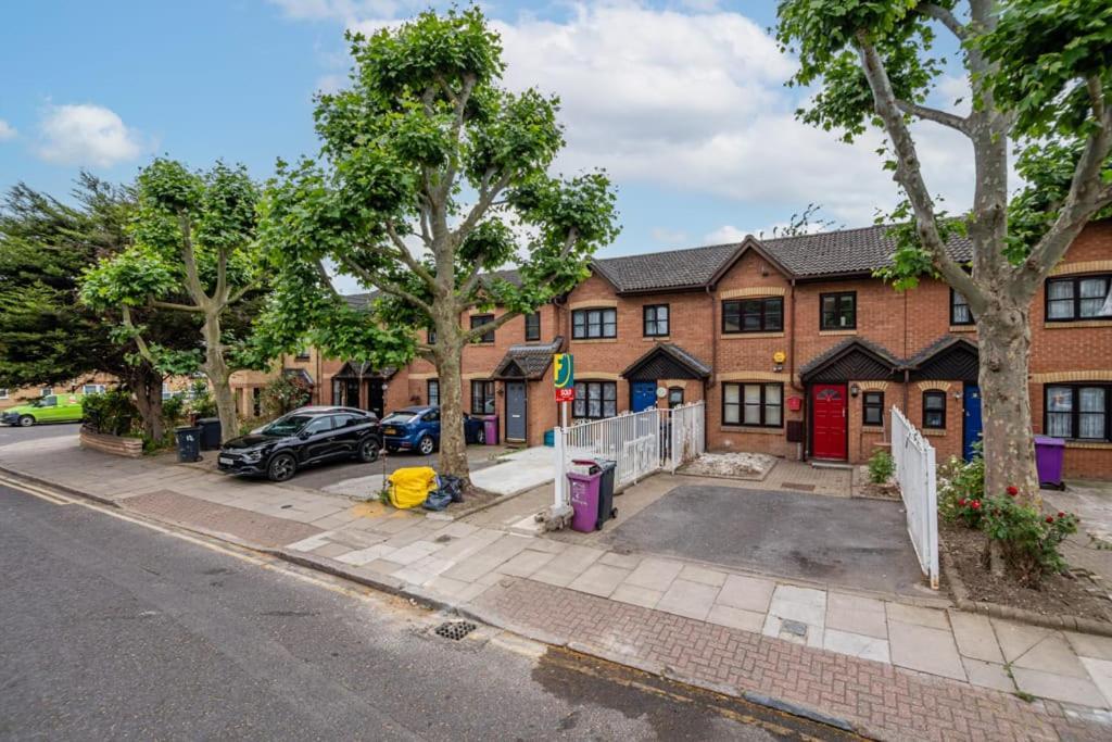 Comfortable New Refurbished Bedroom * Londra